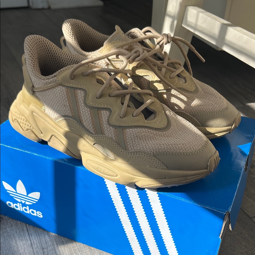 Adidas Ozweego Tan Athletic Shoes Unisex. Big kid size 5.5